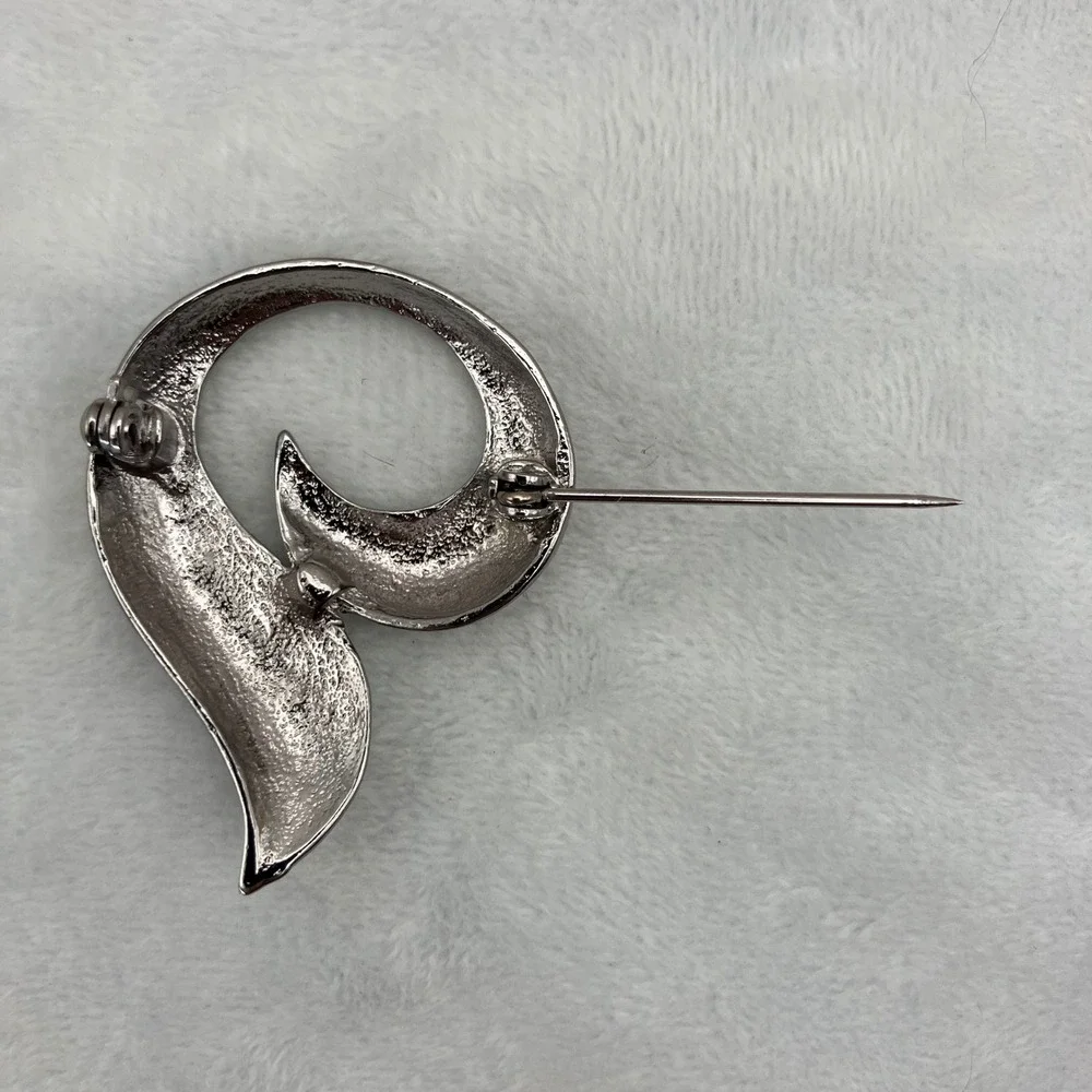 Silver Tone Abstract Swirl Wave Brooch Pin Retro Modernist Ocean Beach Nautical